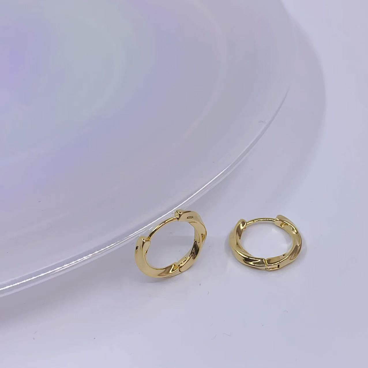 Classic Twist Small Hoops - 18K Gold Plated