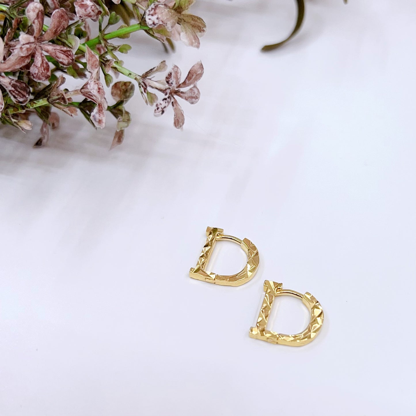 Geometric D-Hoop Earrings – 18K Gold Plated Brass