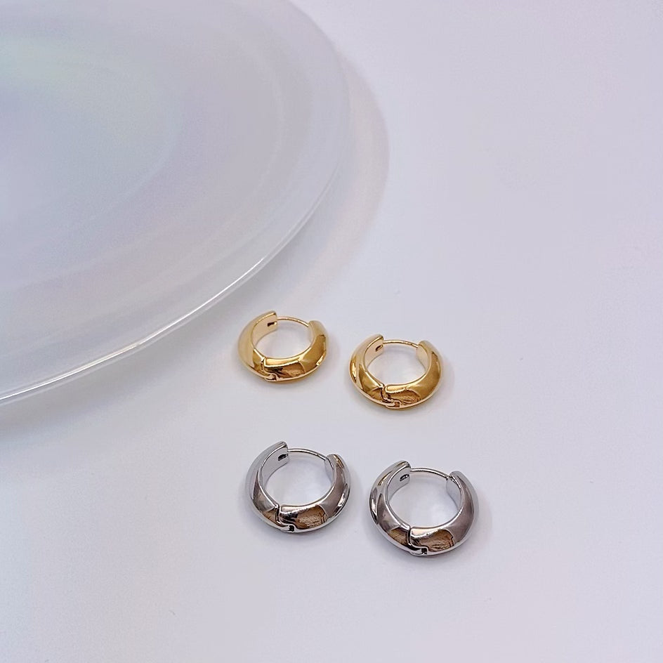 Sleek Chunky Hoops - 18K Gold Plated Brass