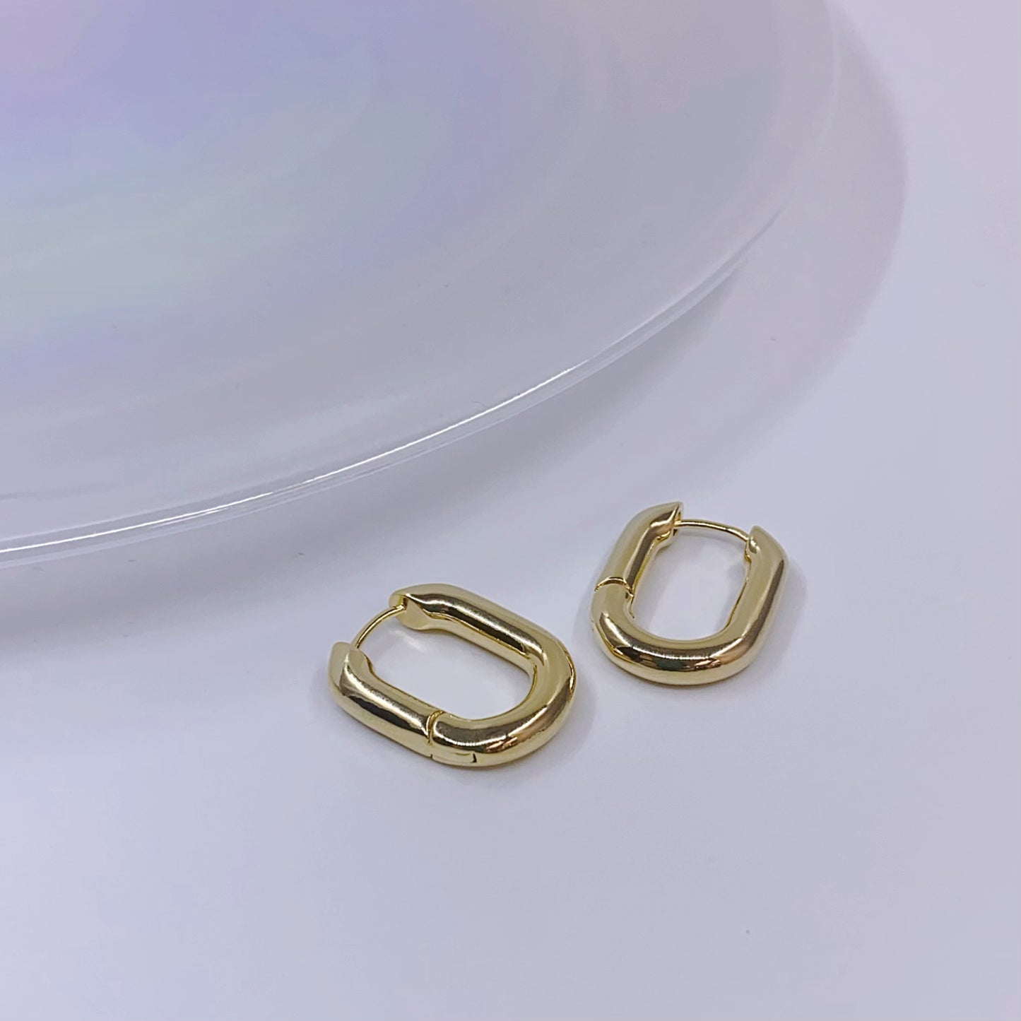 Minimalist Bold Oval Hoops – 18K Gold Plated Brass