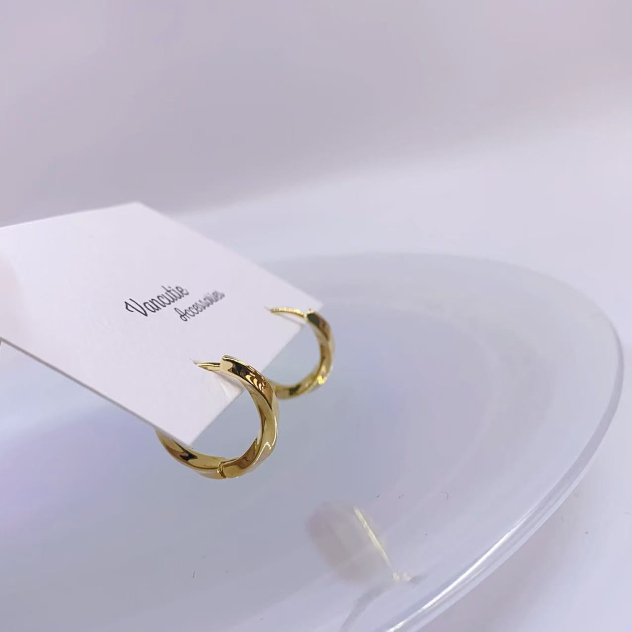 Classic Twist Small Hoops - 18K Gold Plated