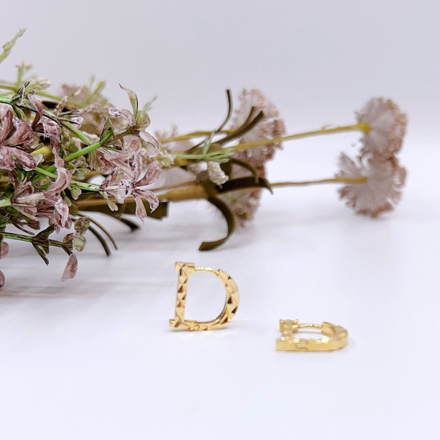 Geometric D-Hoop Earrings – 18K Gold Plated Brass