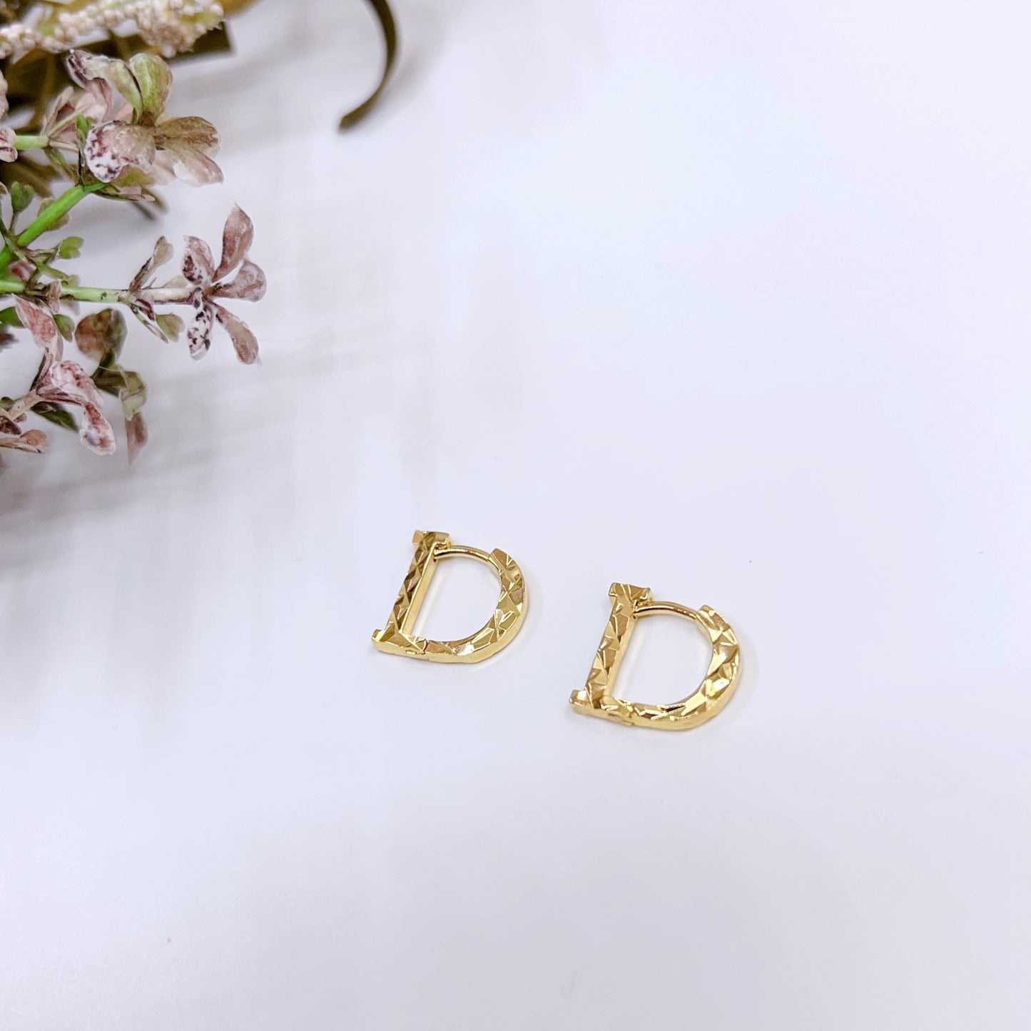 Geometric D-Hoop Earrings – 18K Gold Plated Brass