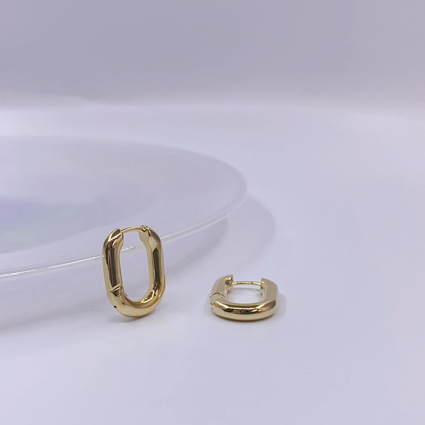 Minimalist Bold Oval Hoops – 18K Gold Plated Brass