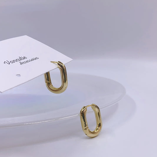 Minimalist Bold Oval Hoops – 18K Gold Plated Brass