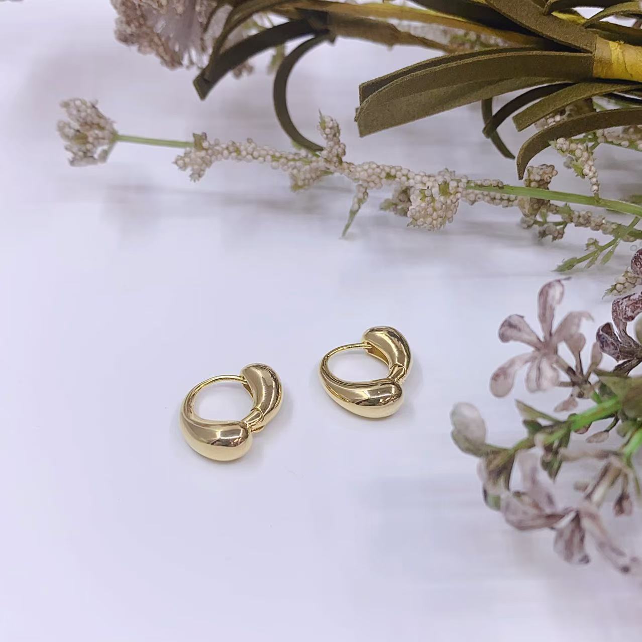 Dome Bold Teardrop Hoops – 18K Gold Plated Brass